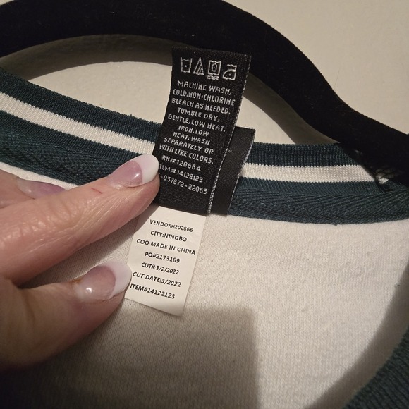 Disney Tigger Winnie The Pooh 100 Acre Wood Sweatshirt Women's SM Embroidered - Picture 7 of 11